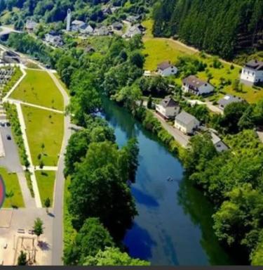 Lenne-Blick Ferienwohnungen-Living Apartment - Housity