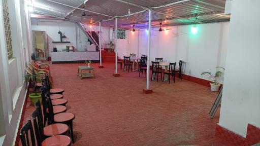 Hotel Queen Palace - Housity