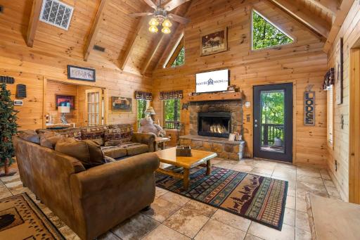 Ozark Preserve with HotTub - Housity