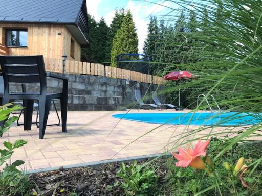 Chata u bazénu - Housity