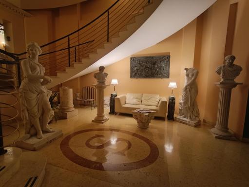 Seccy Hotel Boutique Art & Museum - Housity