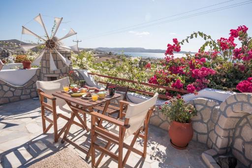 Christos rooms milos - Housity