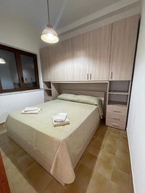 Hola Mediterranean - Housity