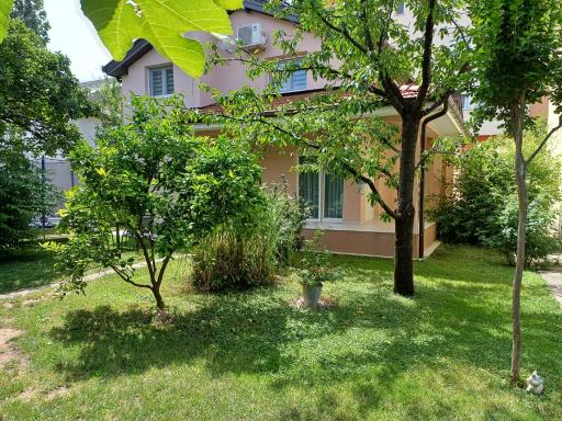 Villa Tamara with garden and river view - free private parking - garage - Housity