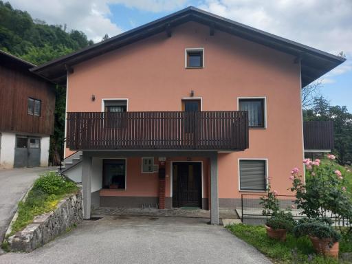 Apartmaji URŠIČ - Housity