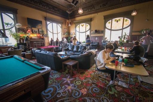 Green Tortoise Hostel - Housity