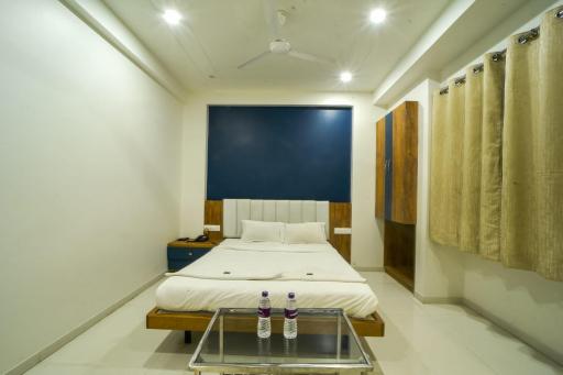 Hotel Skyland, Kolhapur - Housity