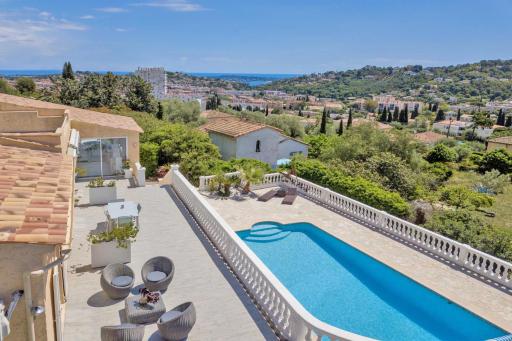 Villa La Terre Des Lauriers - Housity