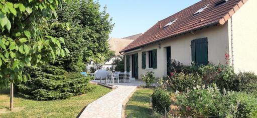 Emmalou - Housity
