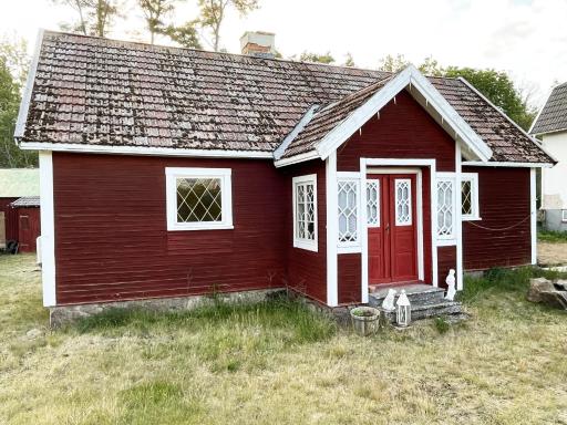 Cozy cottage close to nature in Alsterbo - Housity