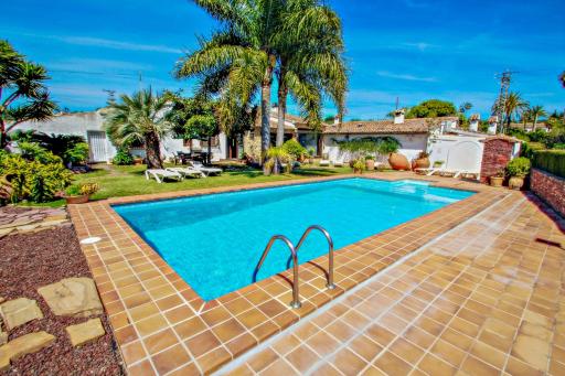 Finca La Coma - modern, well-equipped villa with private pool in Benissa - Housity