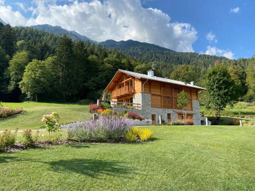 B & B Chalet Plan - Housity
