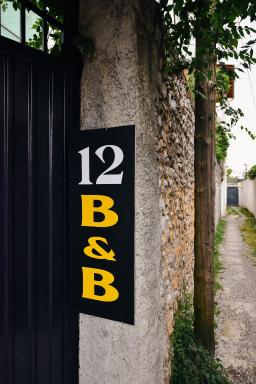12 B&B - Housity