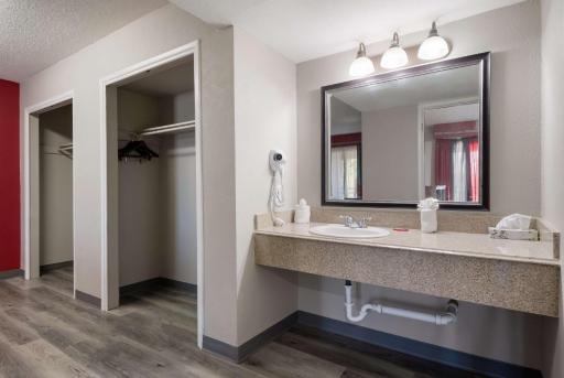 SureStay Plus Hotel by Best Western San Antonio North - Housity
