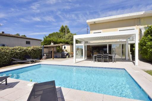 Family house with swimming pool & sea view - Housity