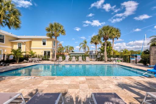 Escape Coastal Resort on Casey Key - Housity