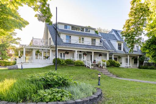 Chestnut Inn - Housity