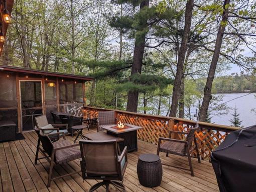 Northwoods Escape! Catfish Lake on the Eagle River Chain of Lakes - Housity