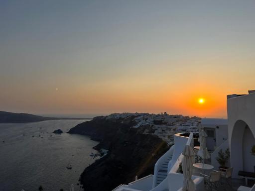 Captain John Villas Oia - Caldera & Sunset View - Hizvo