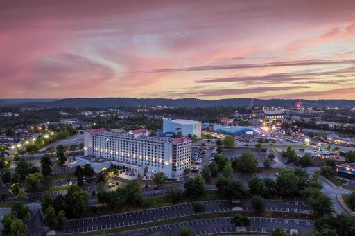 Thousand Hills Resort Hotel - Housity