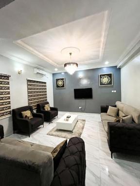 Grays Suite Cozy mini flat by Jaynice Homes - Housity