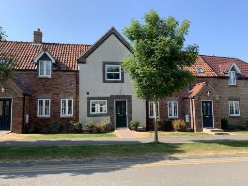 Family Tides at The Bay Filey, sleeps 5-6, 2 dogs welcome for free too - Housity