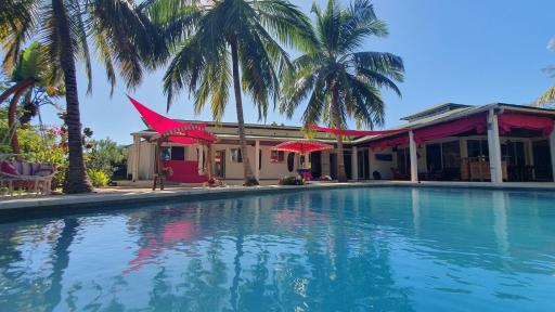Villa Les Cocotiers - Housity