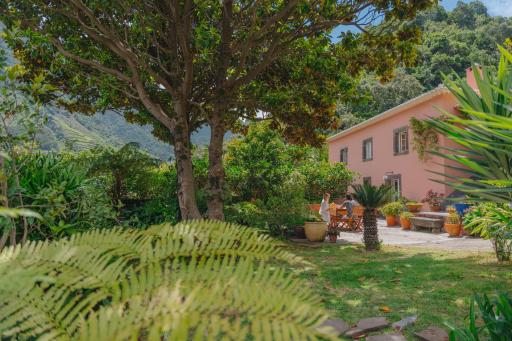 Madeira Surf Lodge - Housity