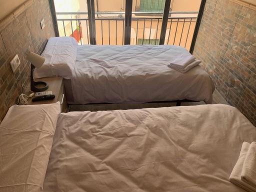 Pensión Valdeverdeja - Entorno Rural y Natural - Castilla La Mancha - Housity