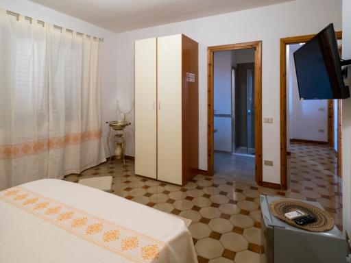 B&B Da Laura San Teodoro - Housity