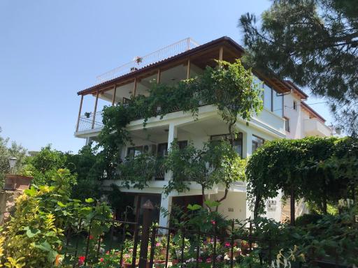 Gunebakan Taliani Hotel - Housity