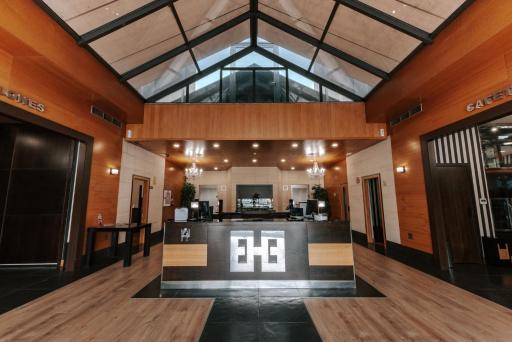 Zenit Hall 88 Studios - Housity