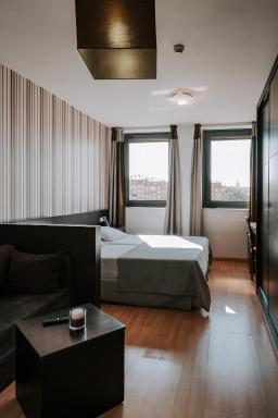 Zenit Hall 88 Studios - Housity