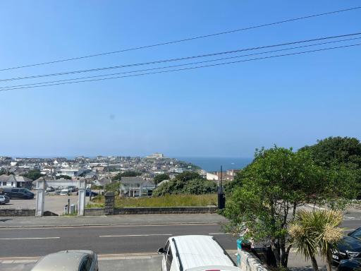 The Grey House - Housity