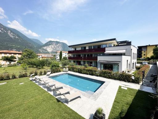 Residence Zangirolami - Luxury Garden and Balcony Apartments - Housity