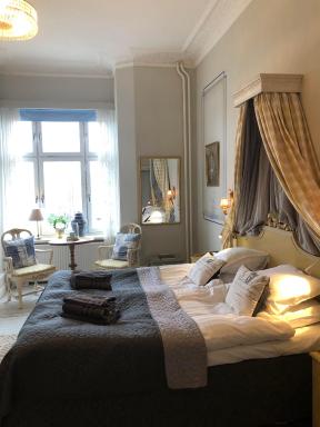 Strand Hotel - Housity