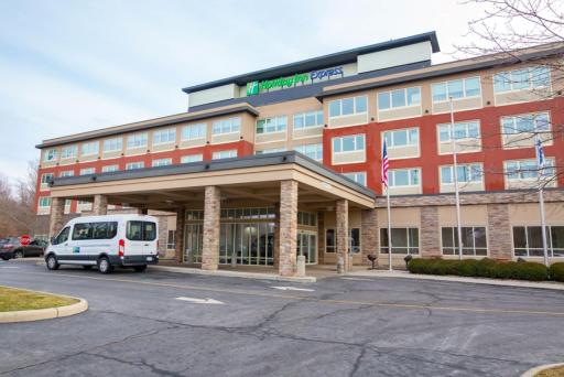 Holiday Inn Express Columbus Airport Easton - Housity