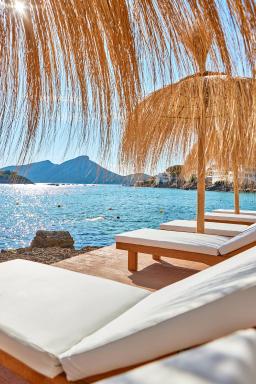 Universal Hotel Aquamarin - Housity