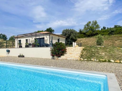 Villa 4 étoiles avec 2 chambres climatisation et piscine privée - Housity