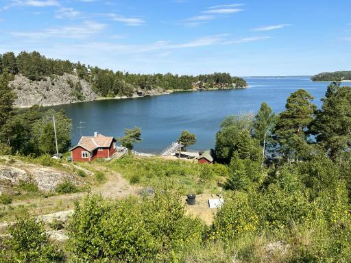House by the sea with pool and sauna near Nynashamn - Housity