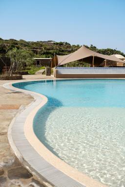 Kirani Resort - Housity