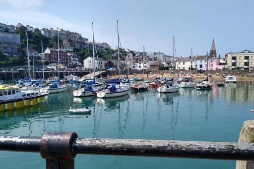 ILFRACOMBE SEA ROCK 4 1 Bedroom - Housity