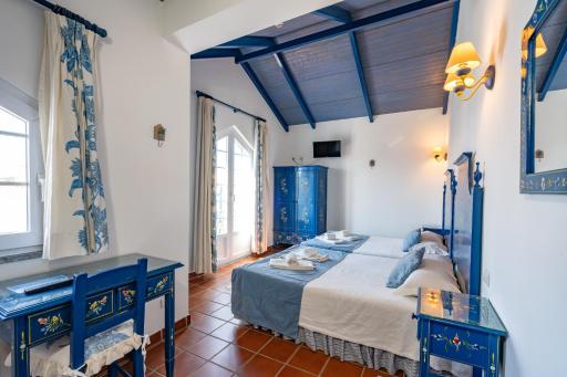 Hotel Mar e Sol VNMF by Umbral - Housity