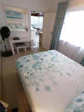 Seaview Apartment Amanzimtoti - Housity