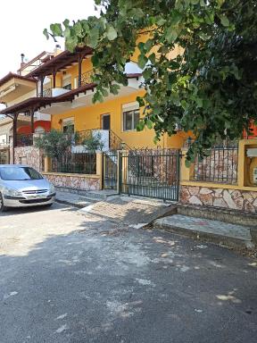Theodoras House - Housity