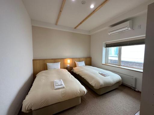 Blue house - Housity