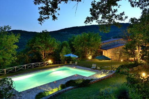 Villa Costa piccola with private pool in Umbria - Housity