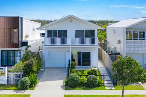 Seadaisy - Pet Friendly House Kingscliff/Casuarina - Housity