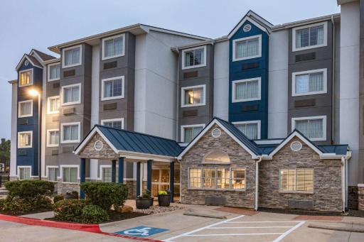 Microtel Inn & Suites by Wyndham Austin Airport - Housity