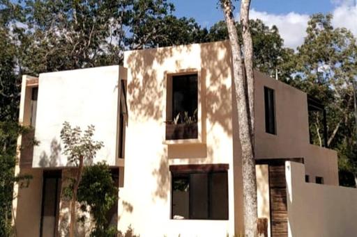 Room in House - Surenna Bella - 3 Bedroom Home With Pool - Housity